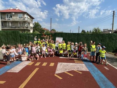 Образователна инициатива, посветена на БДП - ДГ Мечо Пух - Долни Чифлик