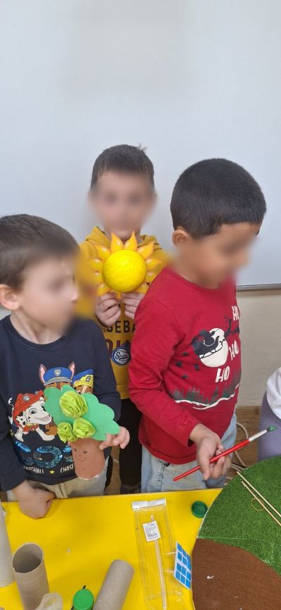 Земята ни говори-инициативата е част от Плана за действие на ДГ"Мечо Пух" по програма Екоучилища - ДГ Мечо Пух - Долни Чифлик