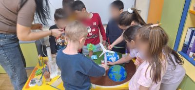 Земята ни говори-инициативата е част от Плана за действие на ДГ"Мечо Пух" по програма Екоучилища - ДГ Мечо Пух - Долни Чифлик